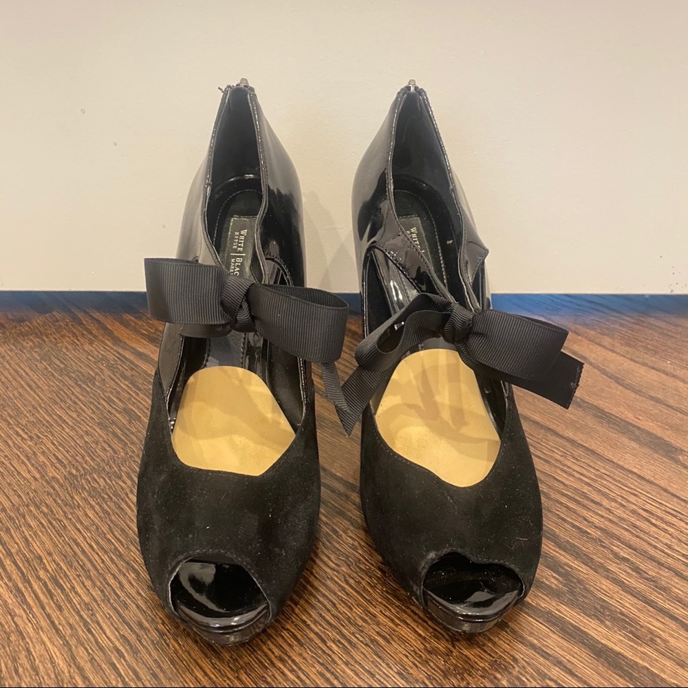 White House Black Market Bow Heels. Size 9.